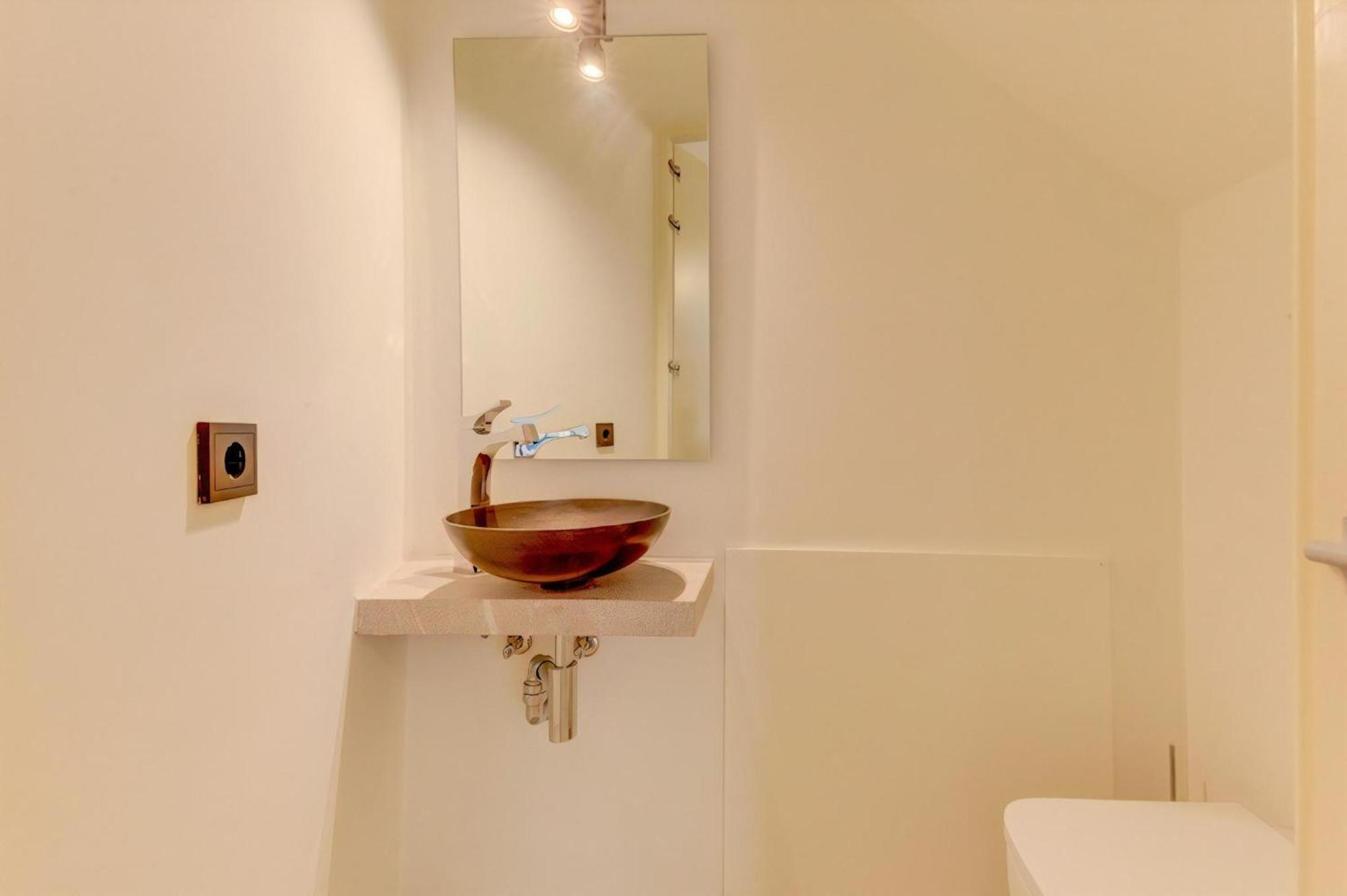 Charming Alicanti 4 Bedrooms Positioned In The Heart Of Old Town Villa